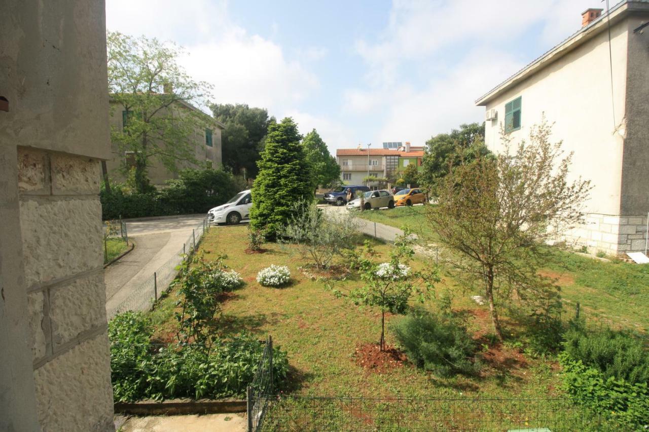 Apartment Persich Pula Exterior photo